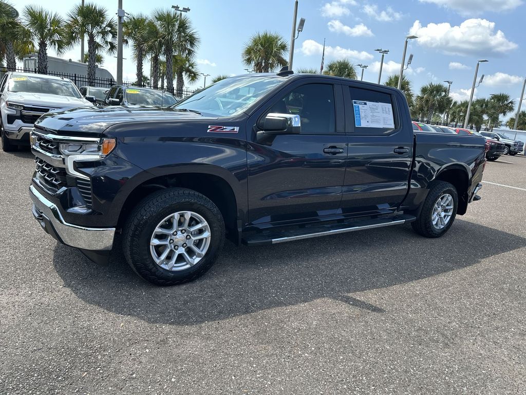 2022 Chevrolet Silverado 1500 LT photo 12