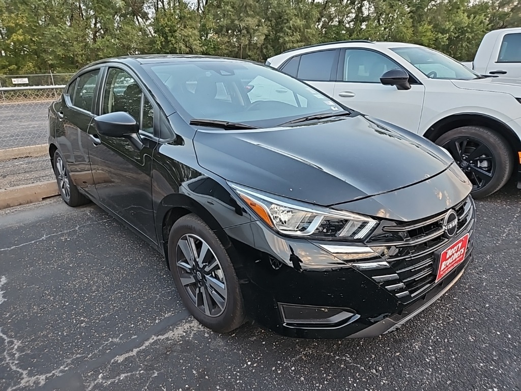 2024 Nissan Versa 1.6 S photo 2