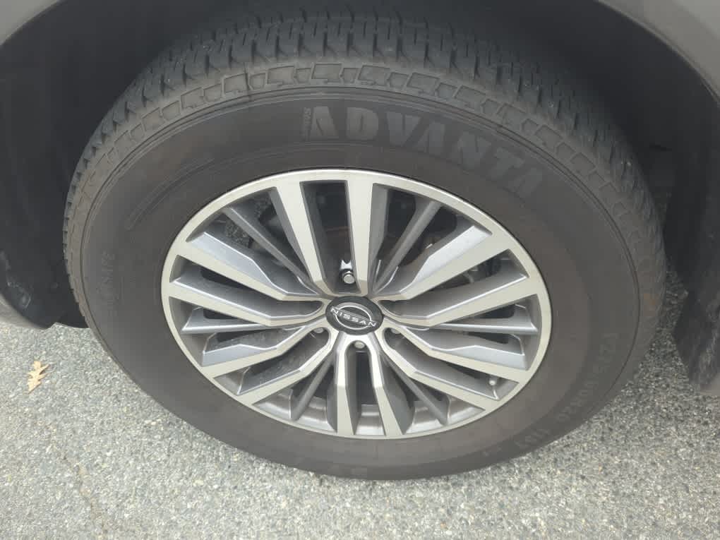 2022 Nissan Armada SV photo 9