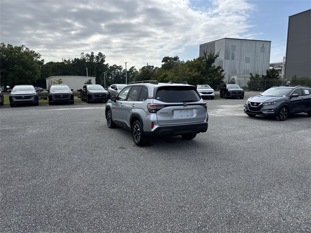 2025 Subaru Forester Premium photo 7