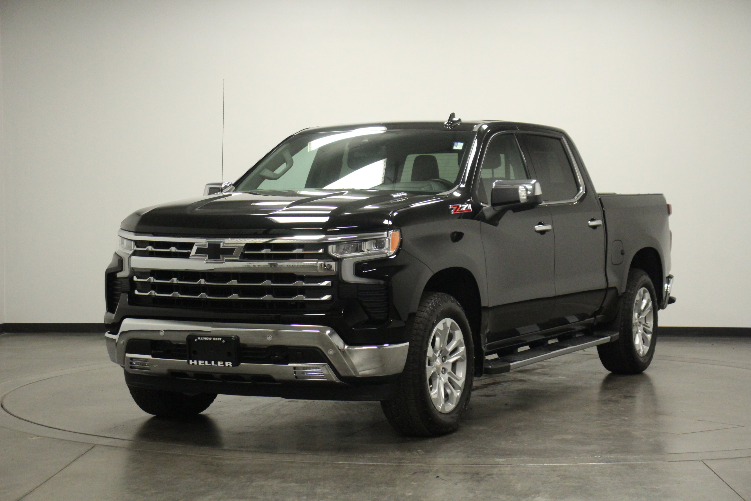 2024 Chevrolet Silverado 1500 LTZ photo 3