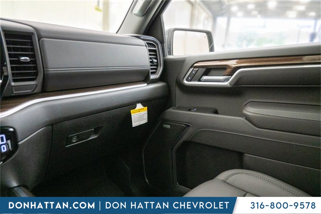 2026 Chevrolet Silverado RST photo 16