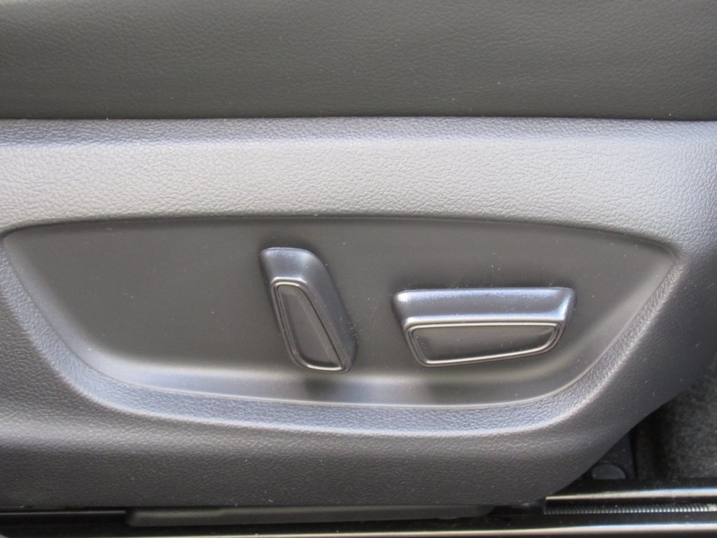 2022 Toyota Camry XLE photo 15