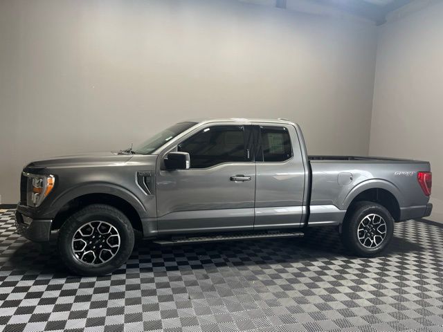 2022 Ford F-150 XLT photo 2