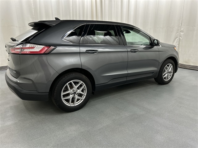 2024 Ford Edge SEL photo 4