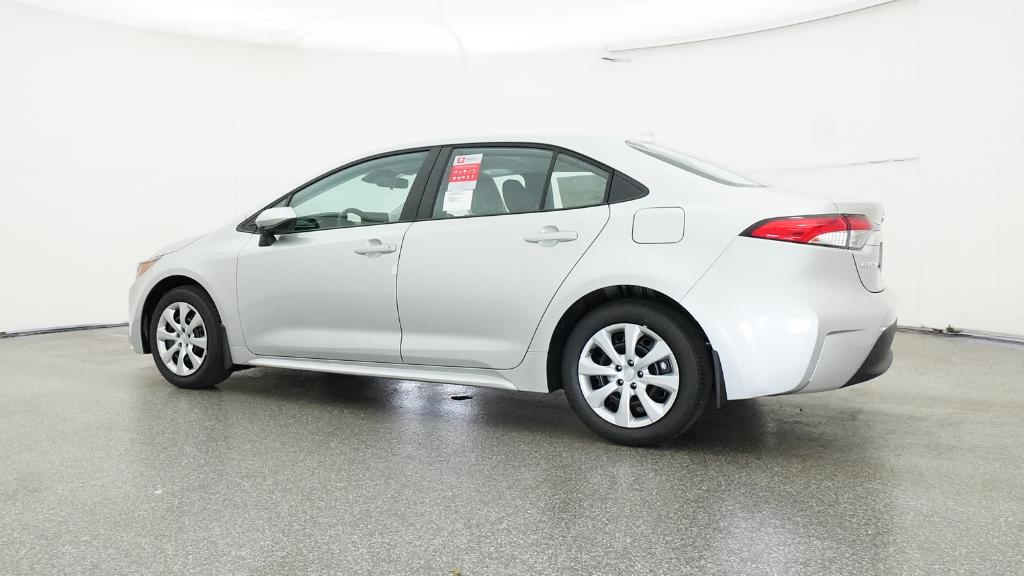 2025 Toyota Corolla LE photo 12