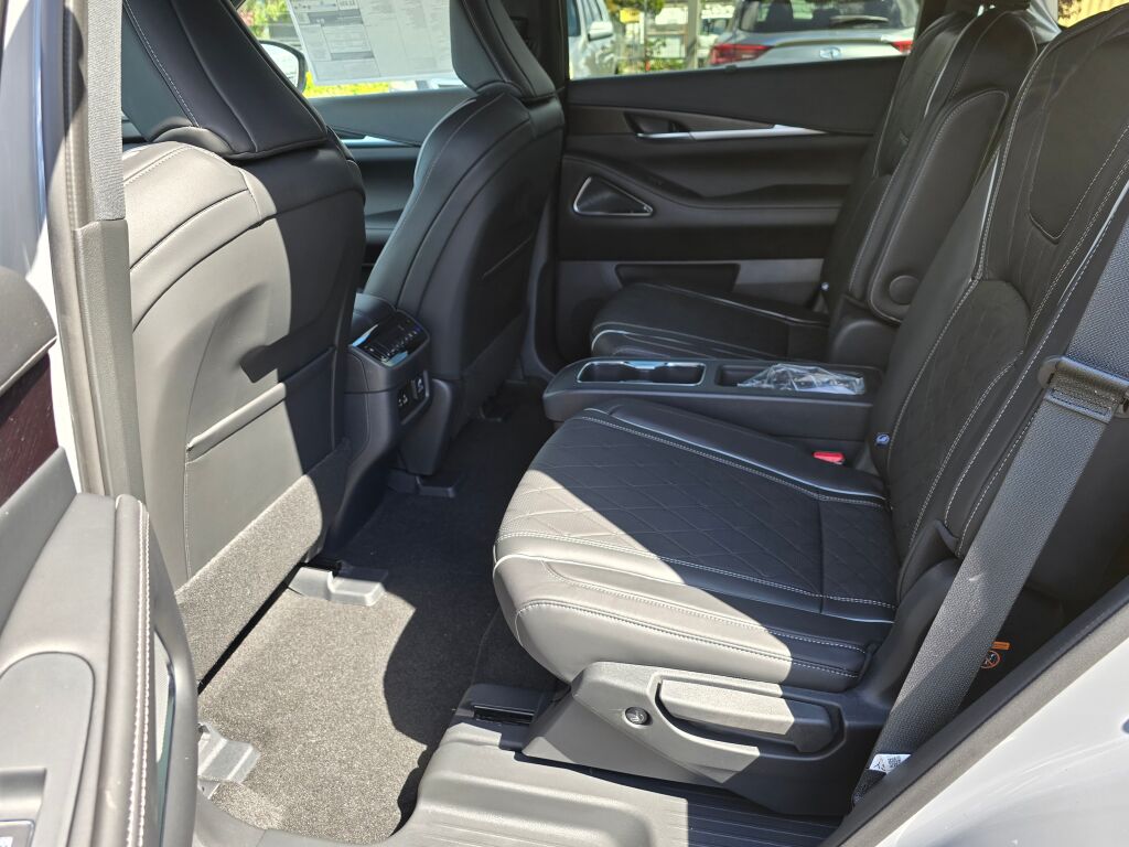 2025 Infiniti QX60 Autograph AWD photo 17