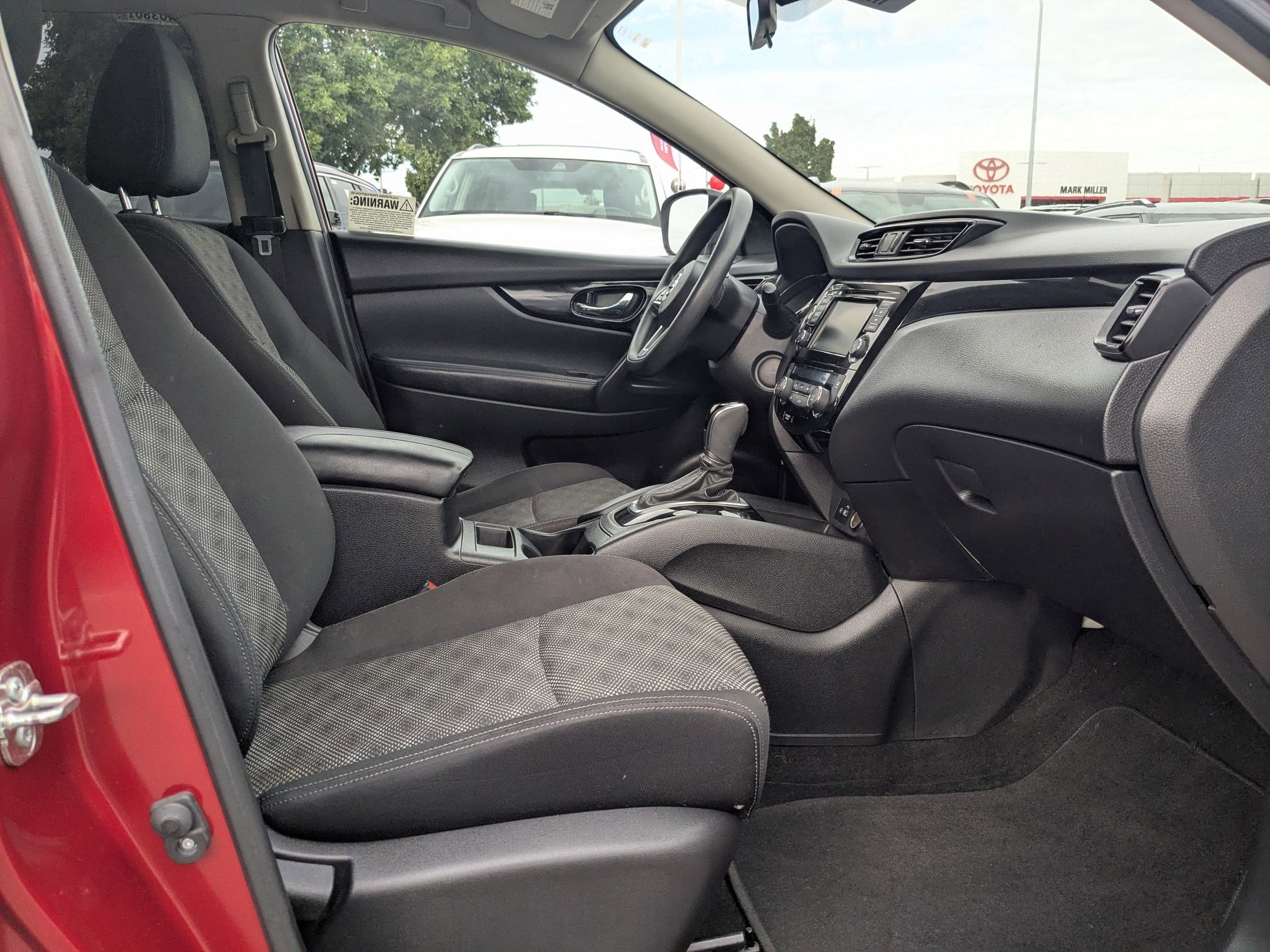 2019 Nissan Rogue Sport SV photo 29