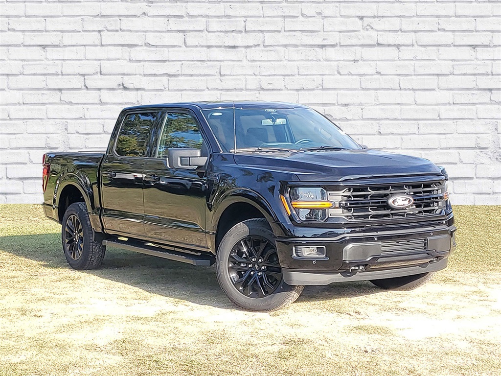 2025 Ford F-150 XLT's photo