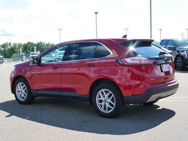 2022 Ford Edge SEL photo 3