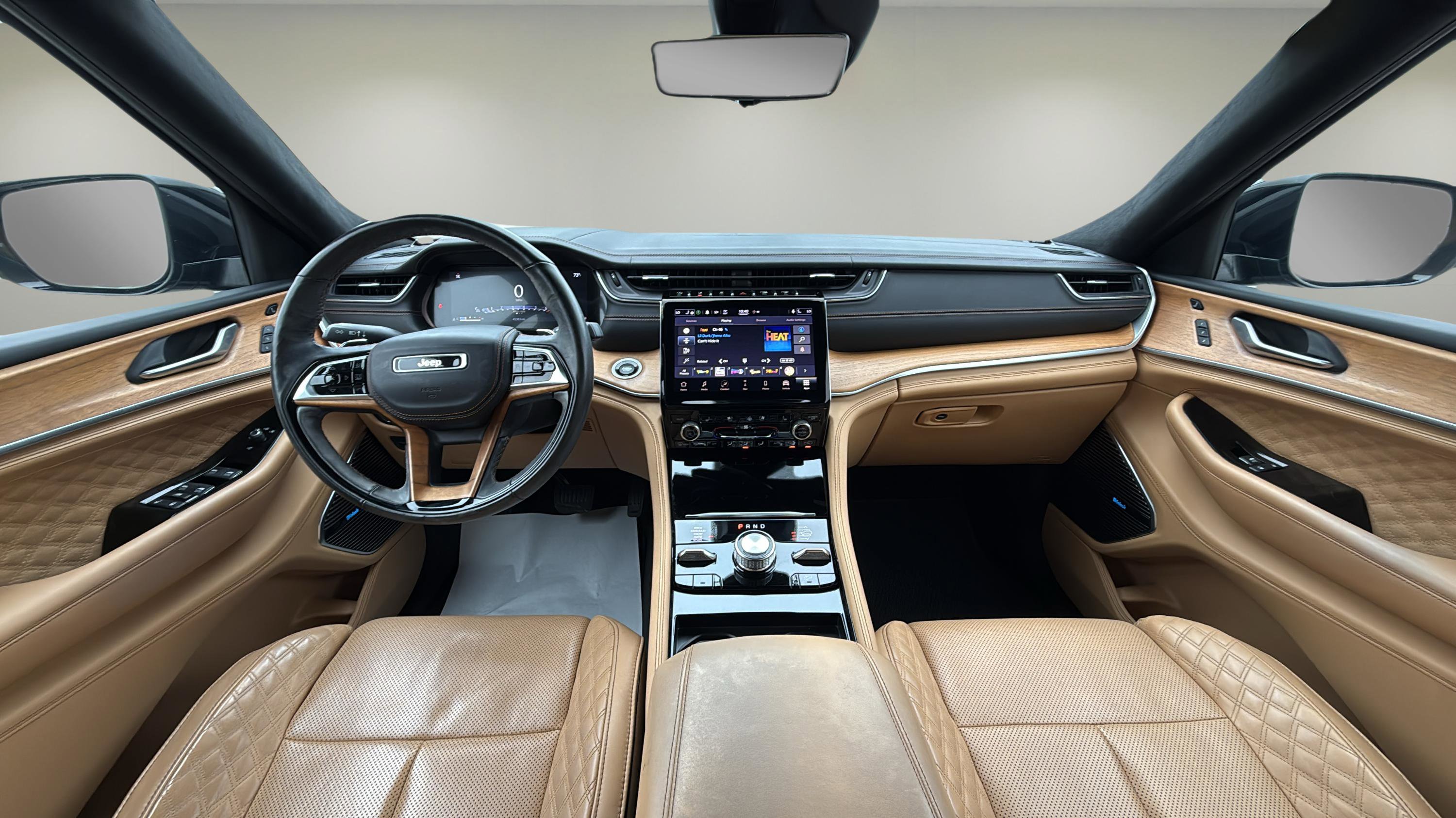 2021 Jeep Grand Cherokee L Summit Reserve photo 8