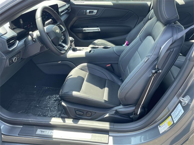 2025 Ford Mustang EcoBoost Premium photo 8
