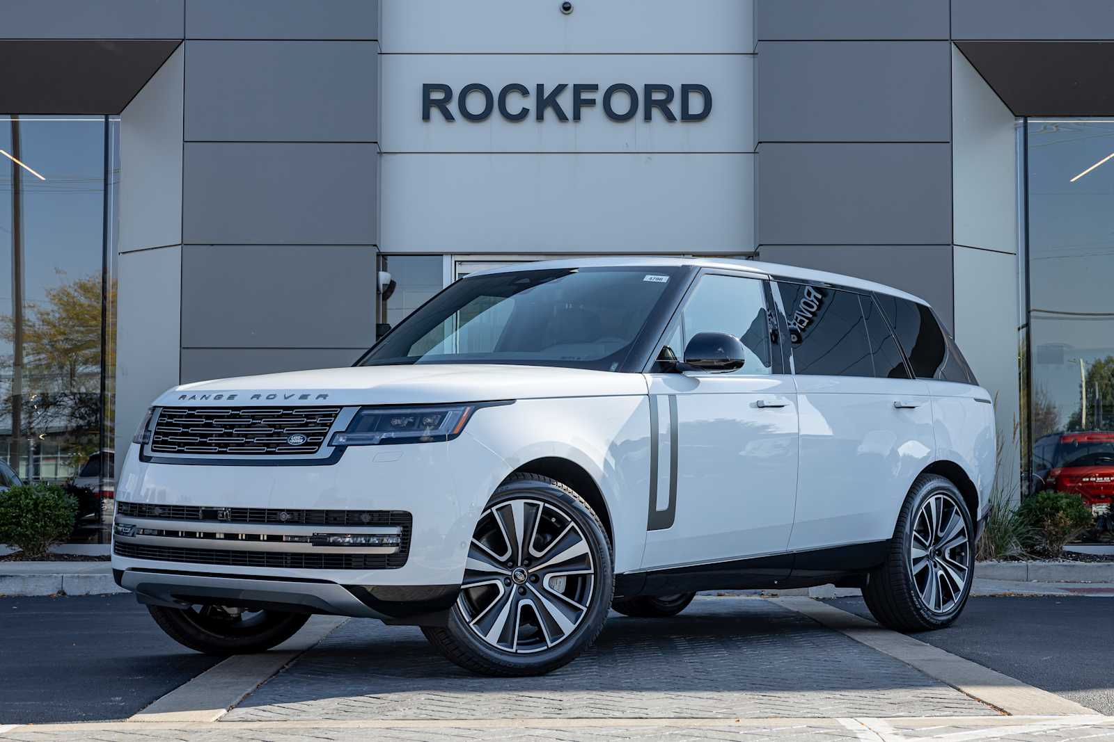 2025 Land Rover Range Rover SE's photo