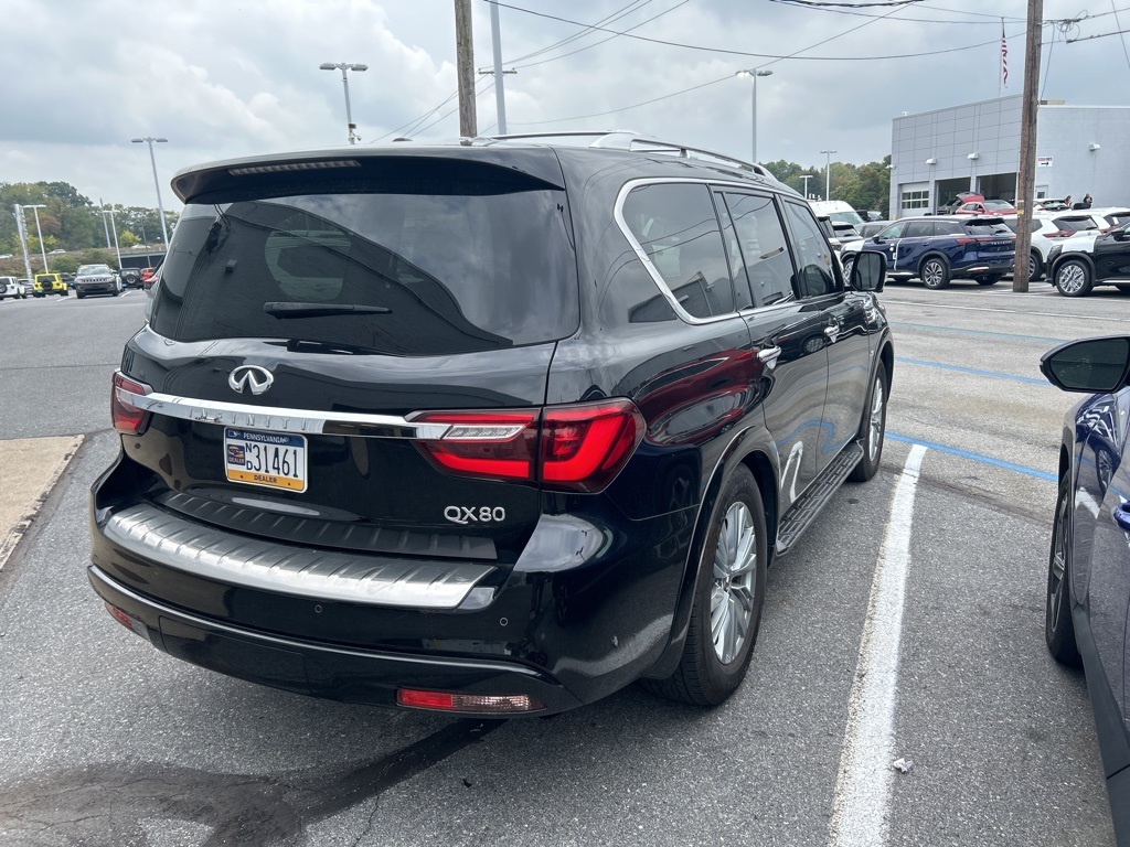 2019 Infiniti QX80 Luxe photo 4