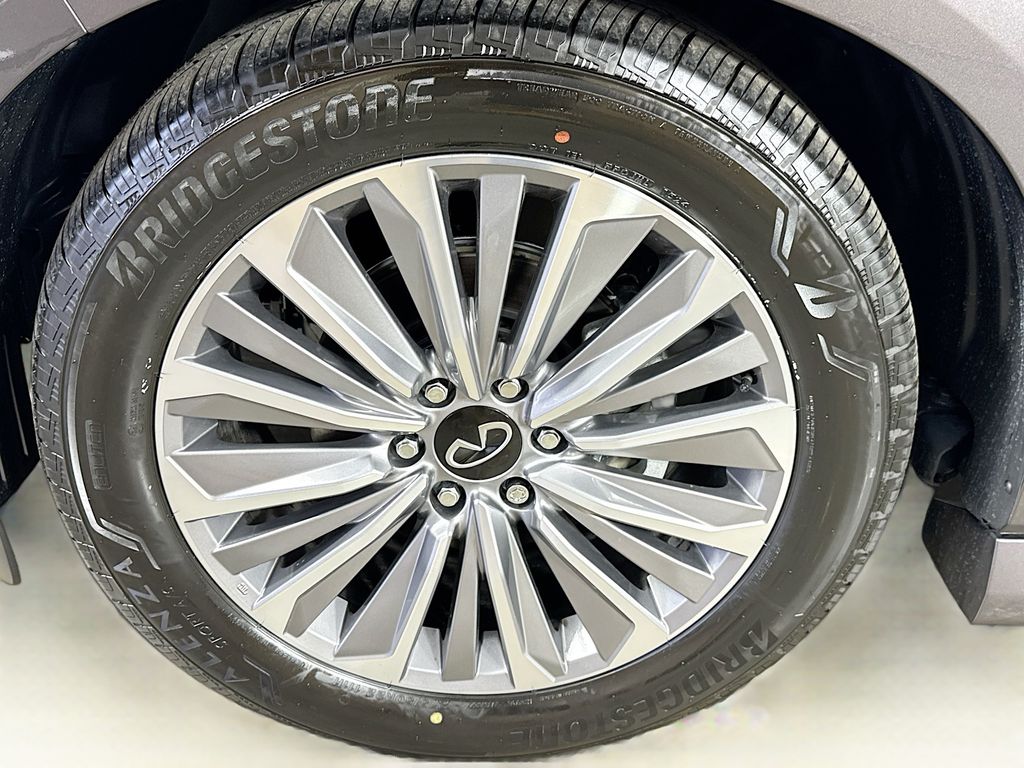 2025 Infiniti QX80 Luxe photo 34