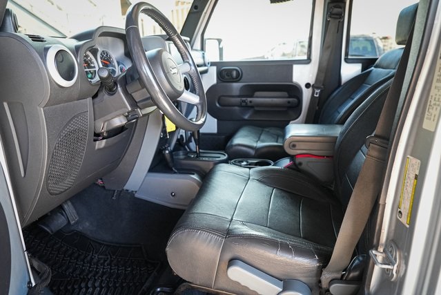 2008 Jeep Wrangler Unlimited Sahara photo 13