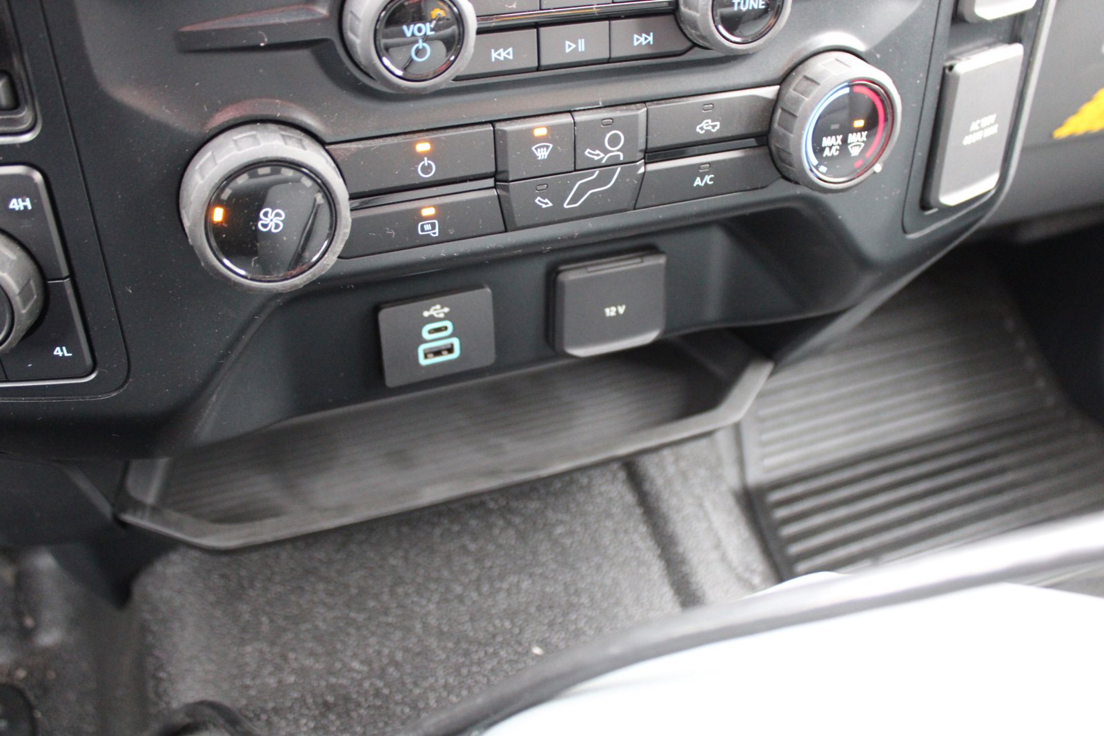 2023 FORD F-450 - Image 23