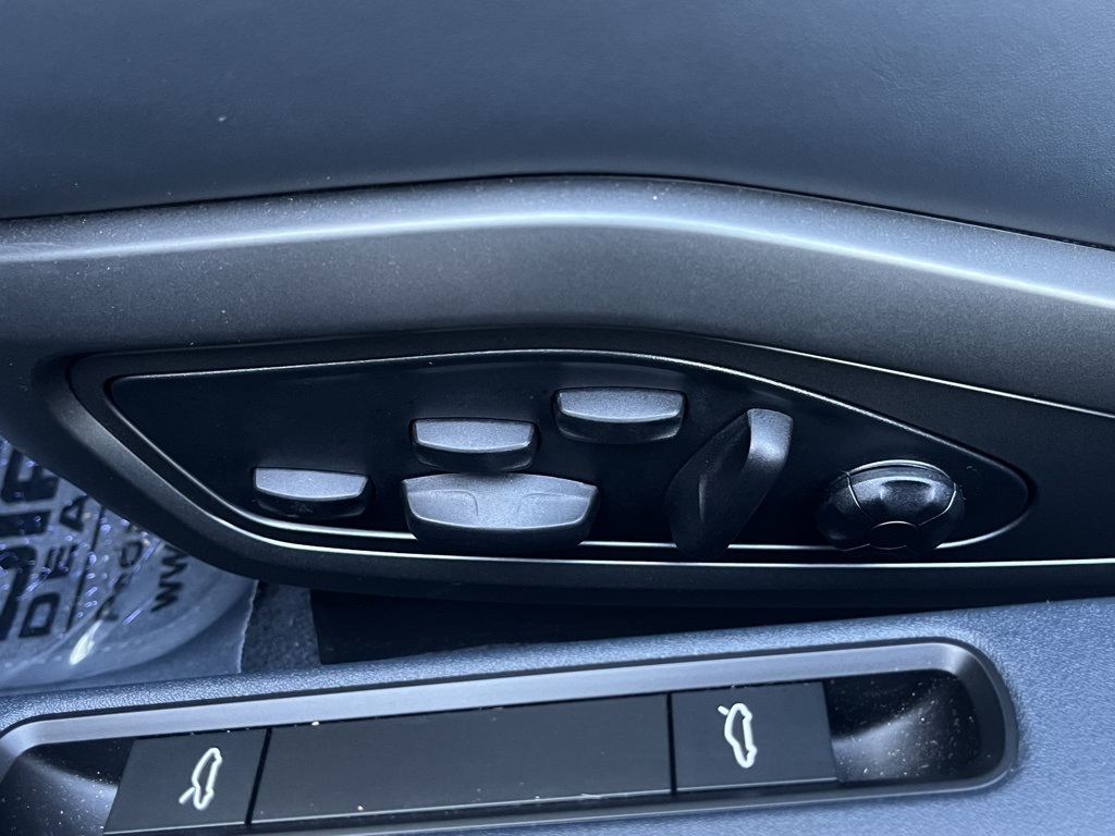 2025 Porsche 911 photo 11