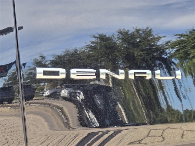 2025 Gmc Yukon XL Denali photo 2