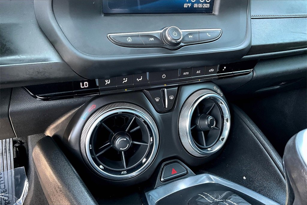 2018 Chevrolet Camaro 1LT photo 14
