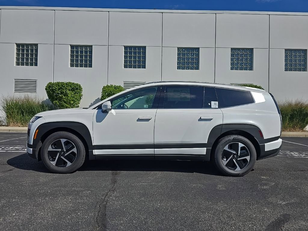 2026 Hyundai Ioniq SE photo 2