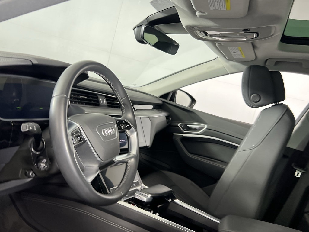 2023 Audi e-tron Premium photo 14