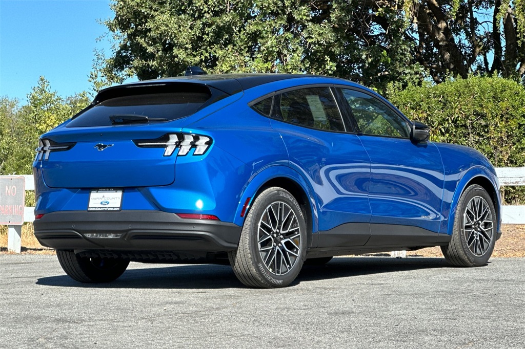 2025 Ford Mustang Mach-E Premium photo 3