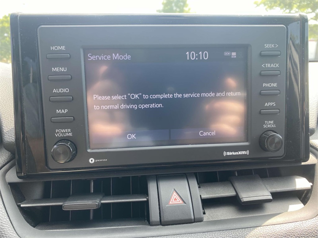 2021 Toyota RAV4 Hybrid XLE photo 15