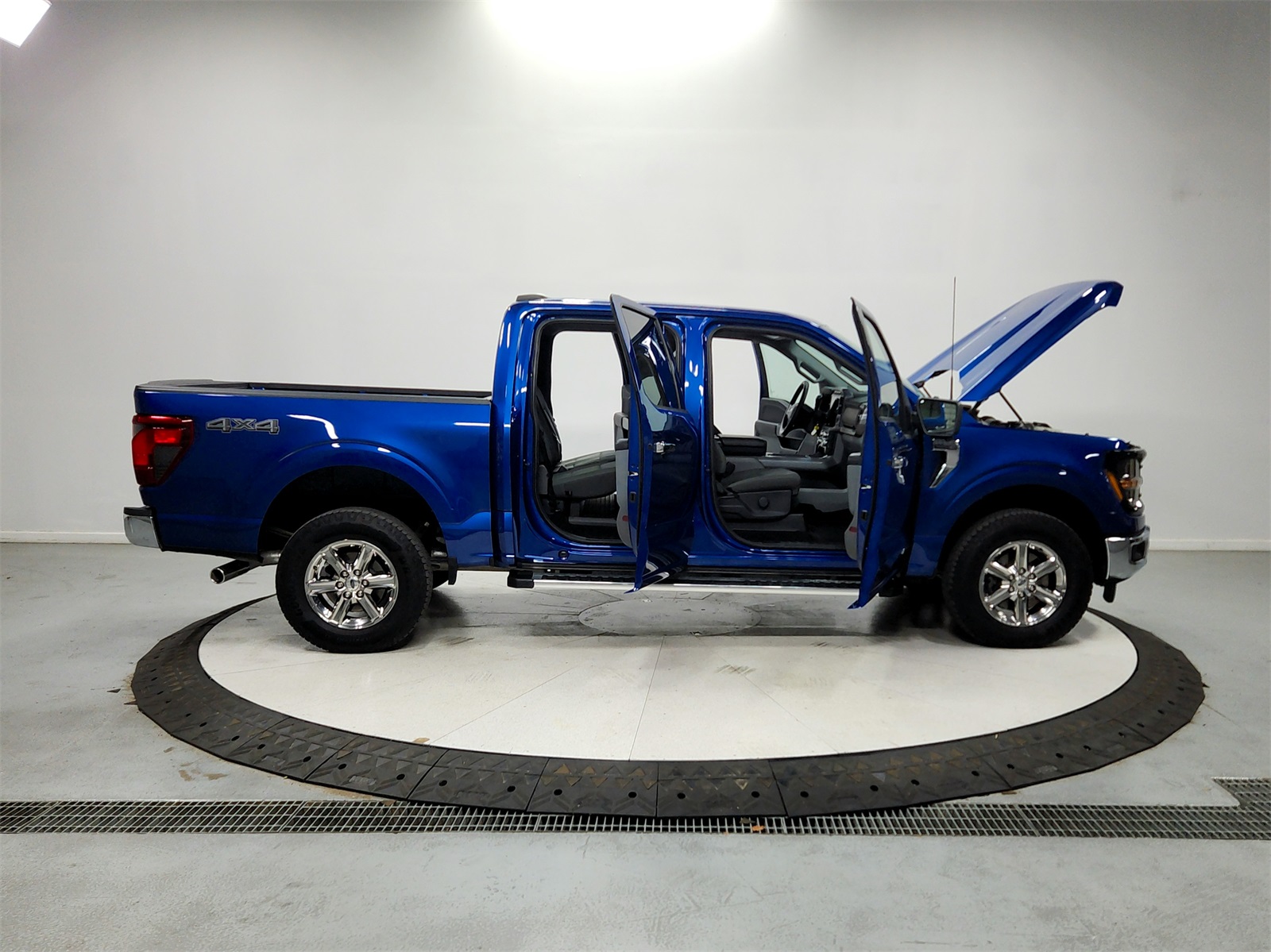 2024 Ford F-150 XLT photo 16