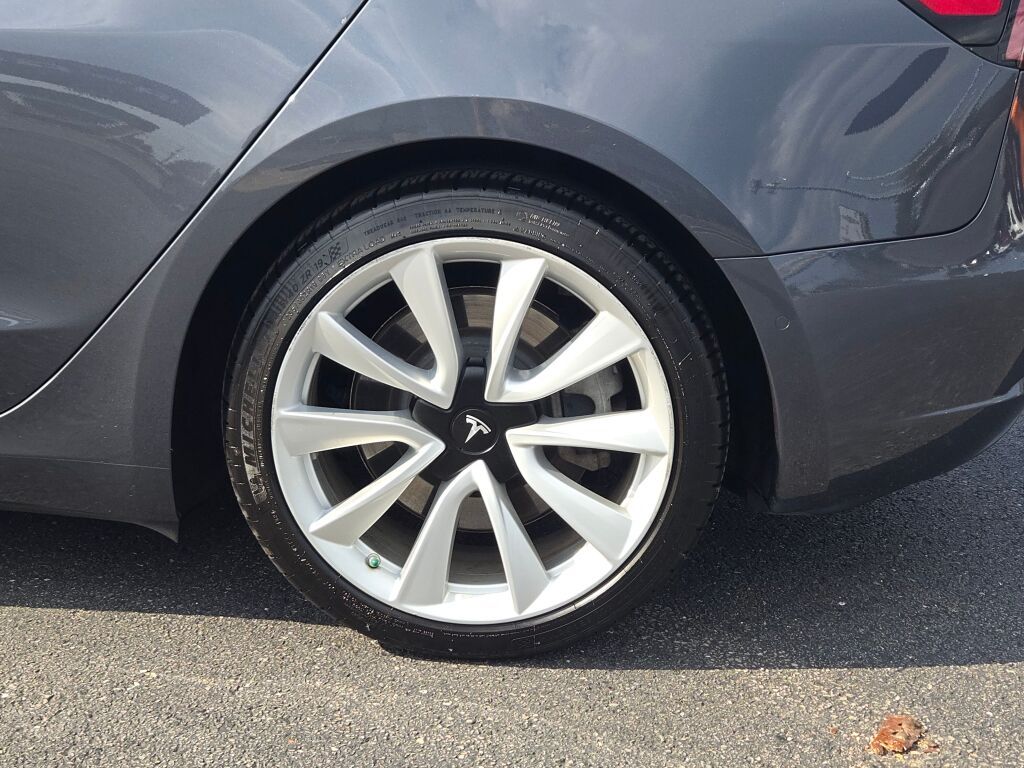 2020 Tesla Model 3 Standard Range Plus photo 15