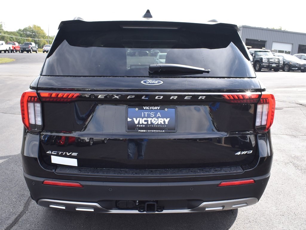 2025 Ford Explorer photo 24