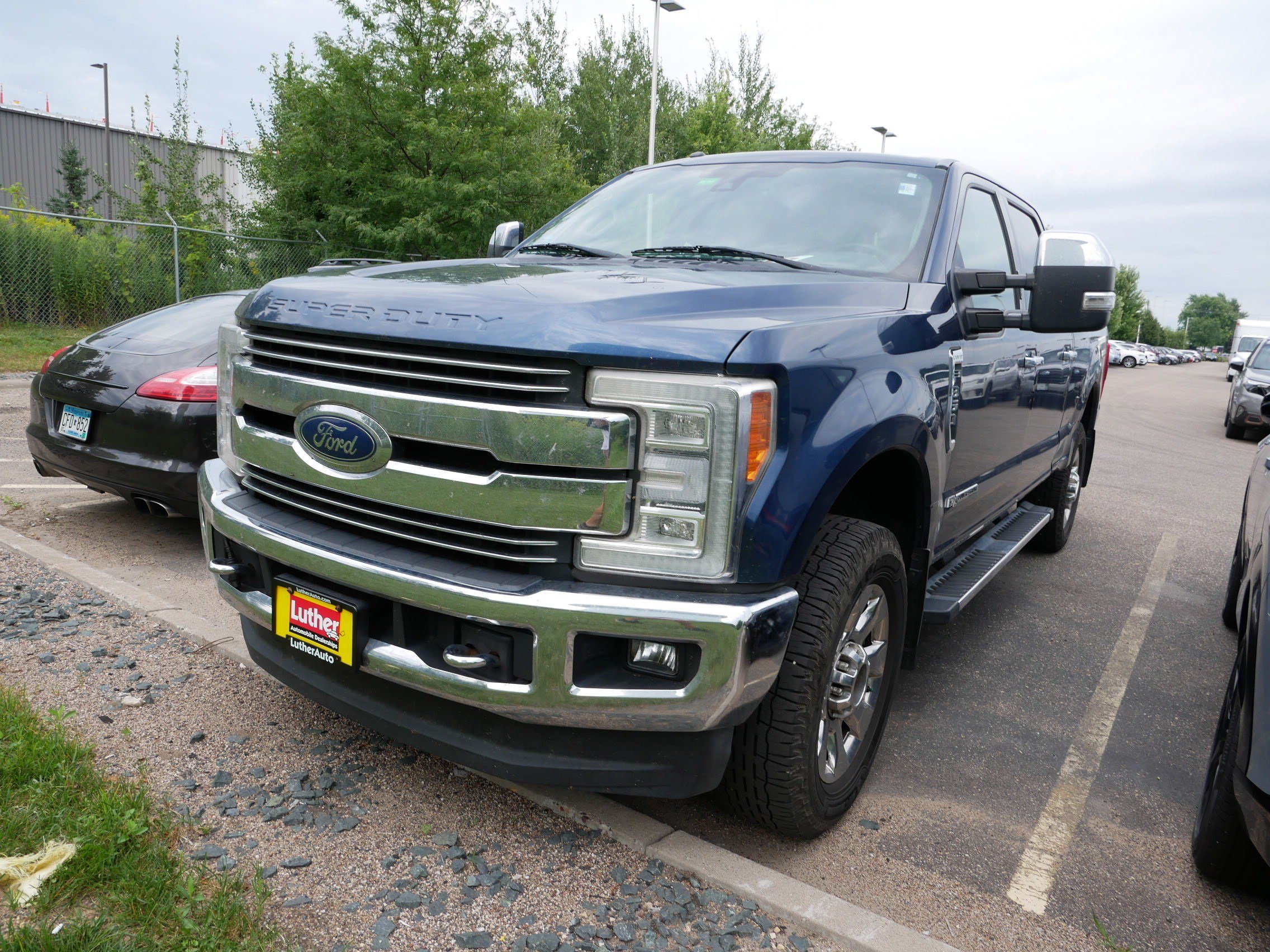 2017 Ford F-350 Lariat photo 2