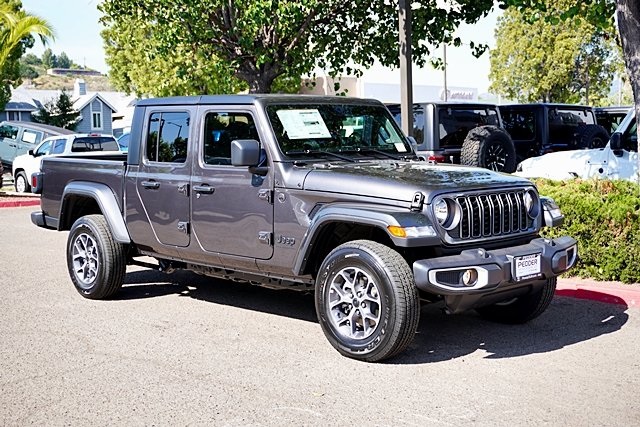 New 2025 Granite Crystal Metallic Clear-Coat Exterior Paint Jeep Sport S image 6