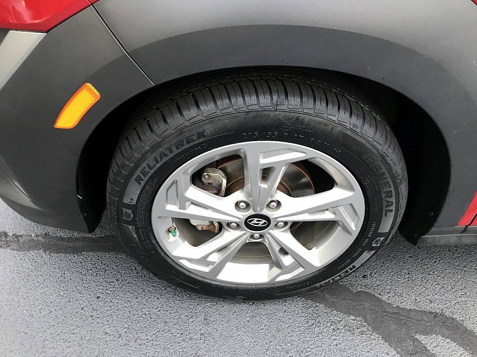 2023 Hyundai Kona SEL photo 8
