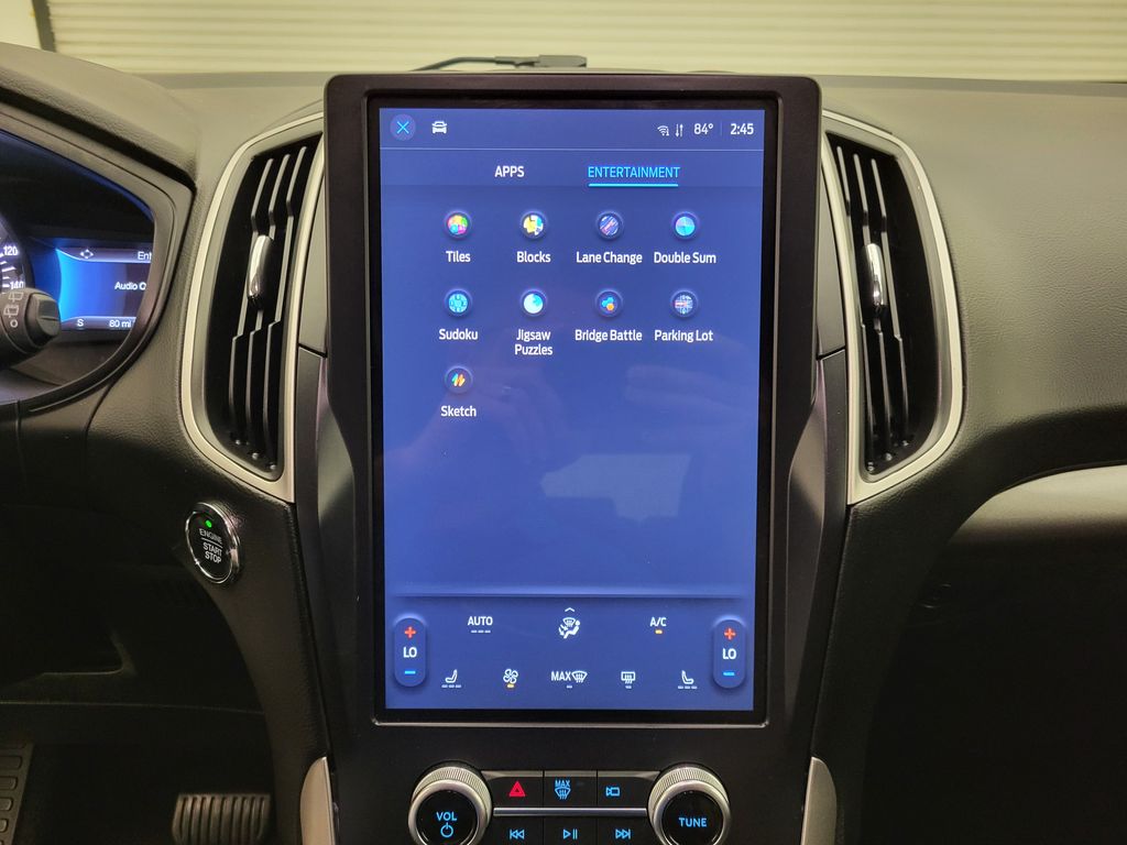 2024 Ford Edge SEL photo 8