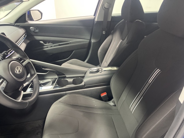2025 Hyundai Elantra SEL Convenience photo 7