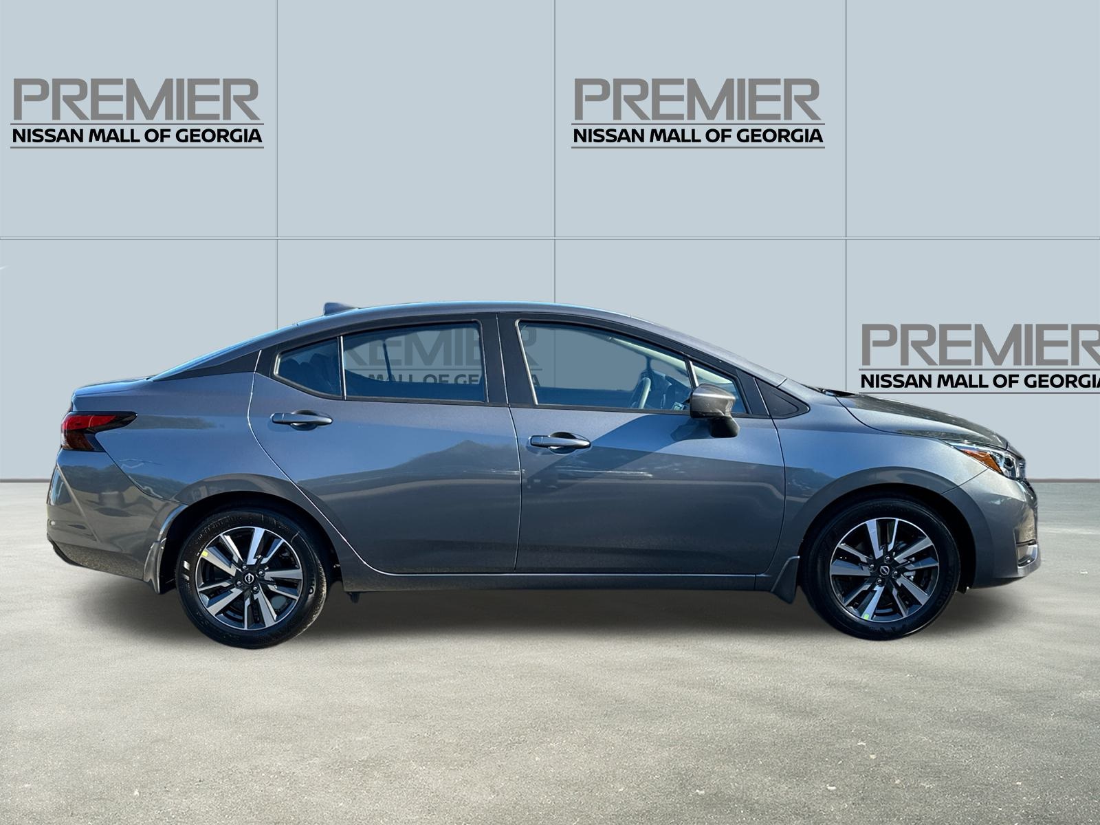 2025 Nissan Versa 1.6 SV photo 4