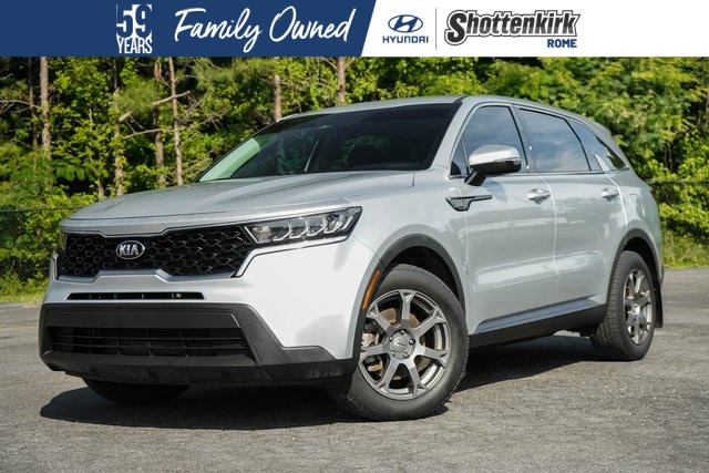2021 Kia Sorento LX's photo