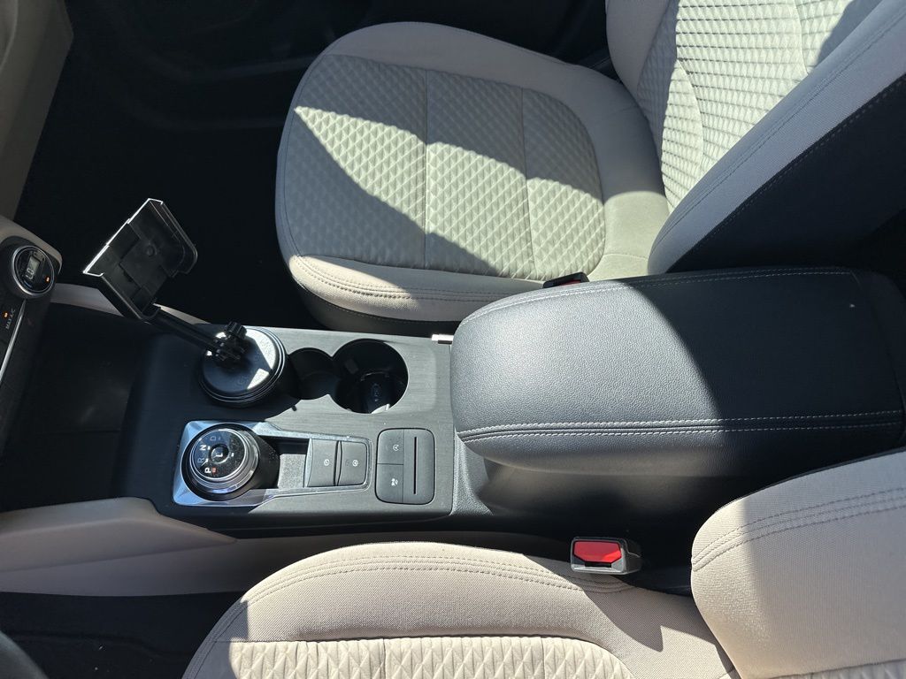 2020 Ford Escape SE photo 13