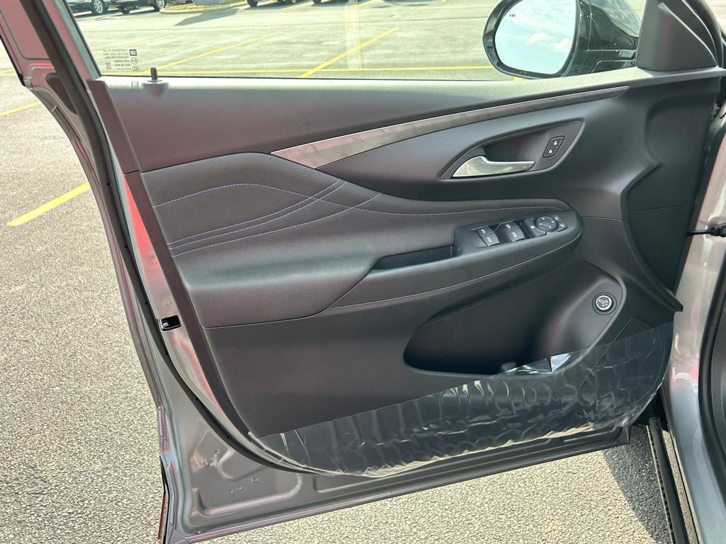 2025 Buick Envista ST photo 5