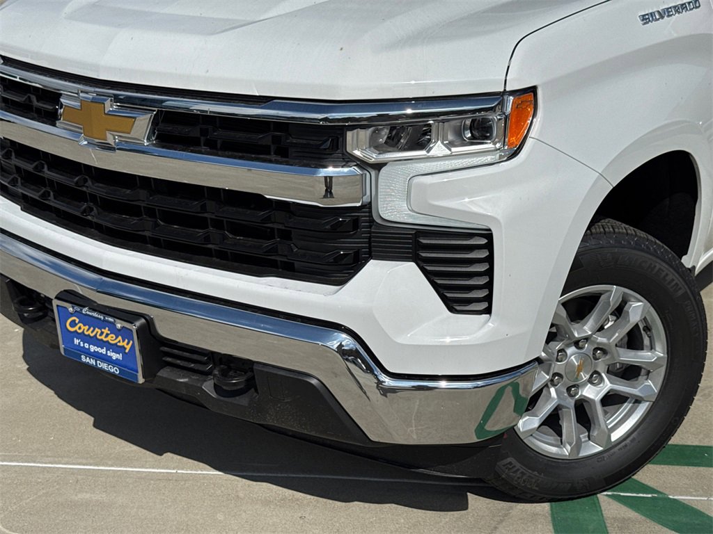 2026 Chevrolet Silverado 1500 LT photo 2