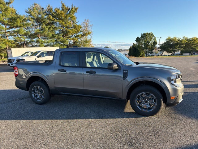 2025 Ford Maverick XLT photo 2