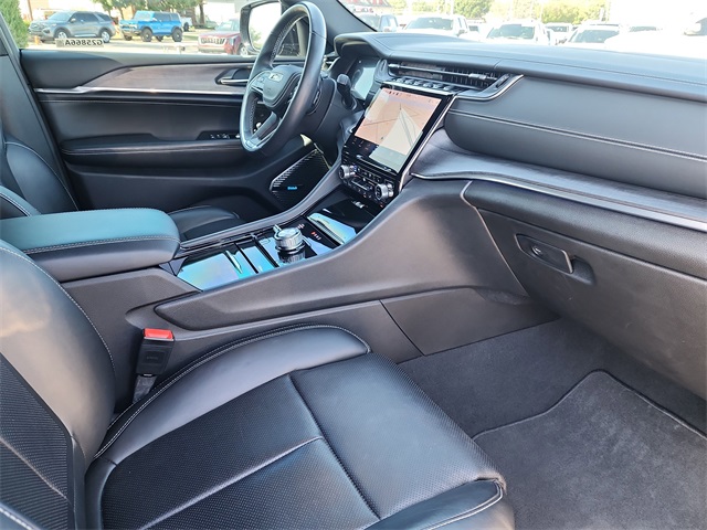 2021 Jeep Grand Cherokee Overland photo 18
