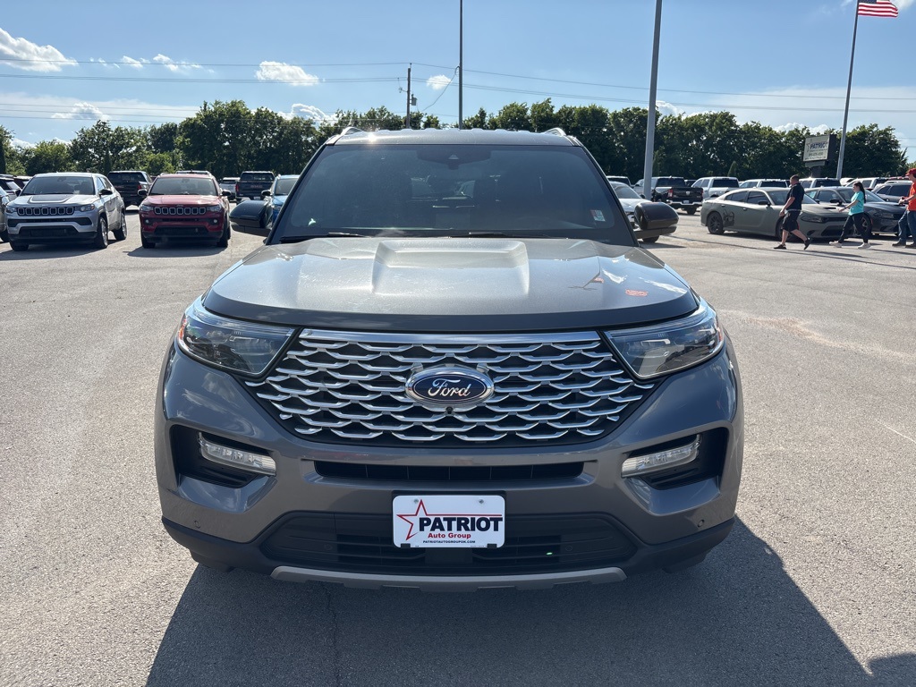 2022 Ford Explorer Platinum photo 2