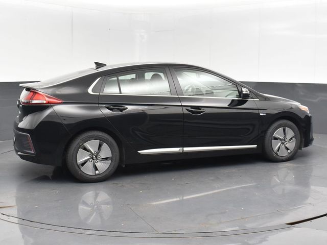 2020 Hyundai Ioniq SE photo 2