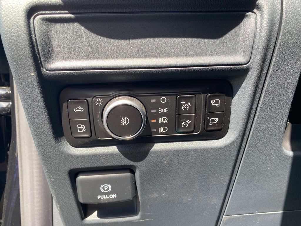 2025 Ford F-150 XLT photo 11