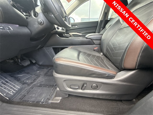 2023 Nissan Pathfinder Platinum photo 12
