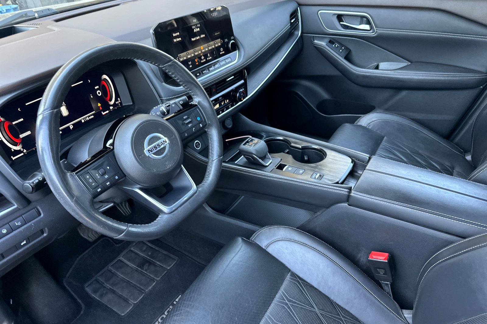 2021 Nissan Rogue Platinum photo 10