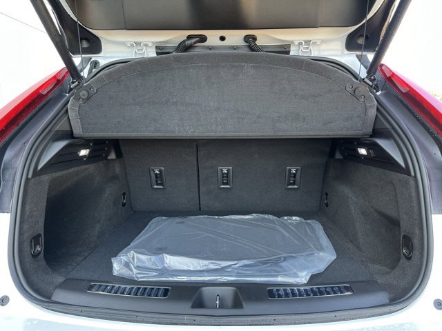 2025 Cadillac XT4 Premium Luxury photo 7