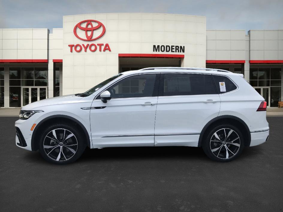 2022 Volkswagen Tiguan SEL Premium R-Line photo 2